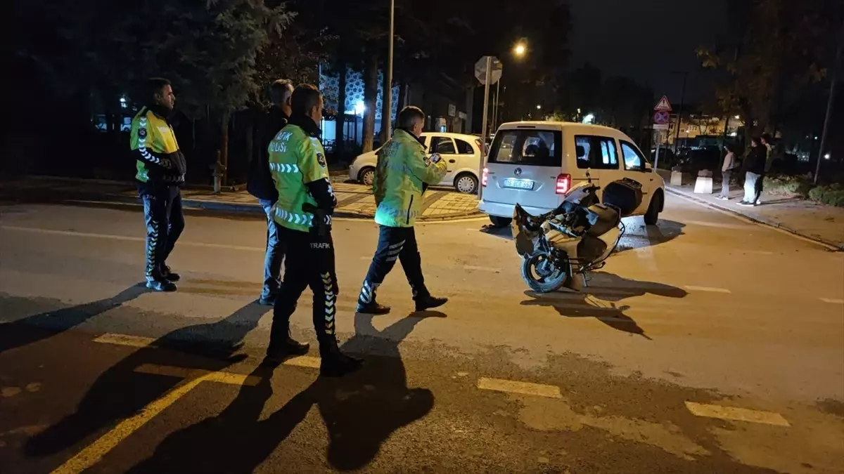 İnegöl’de Kaza: Motosiklet Sürücüsü Yaralandı